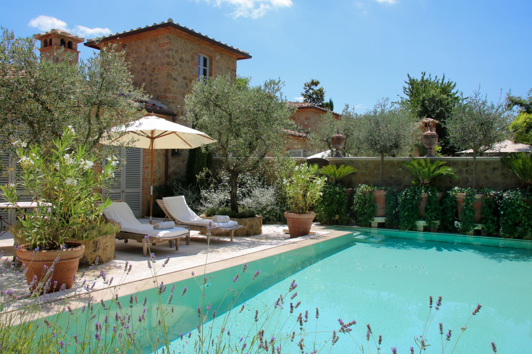 Borgo Santo Pietro - La Casa dei Fiori Bianchi Pool Suites