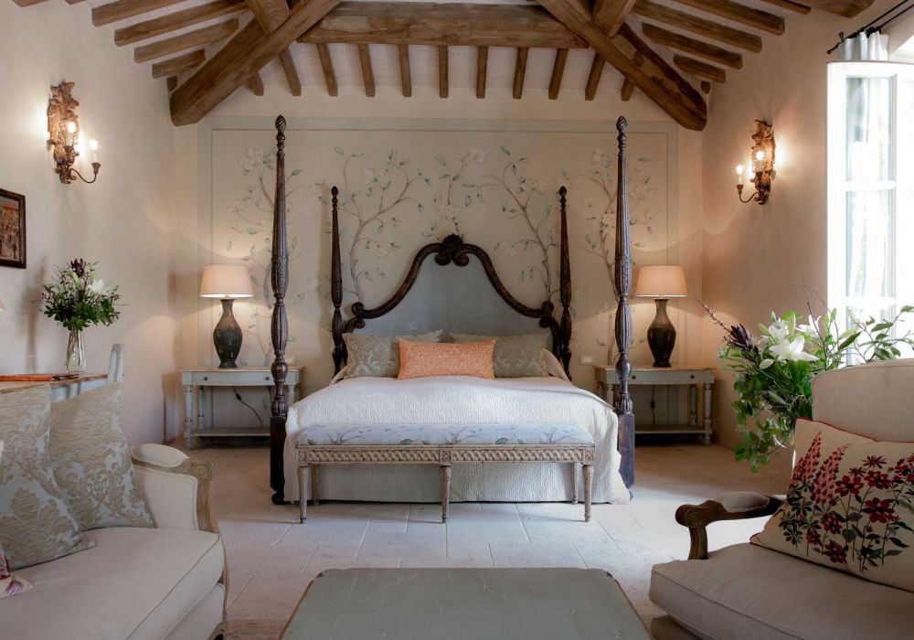 luxury suite in the tuscan countryside near siena